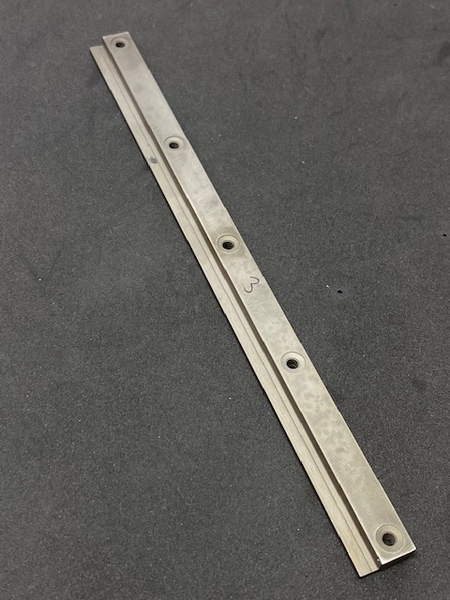 SWF HEAD RAIL 12C